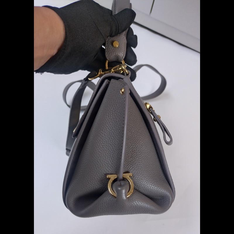 Ferragamo 金釦灰皮兩用包 Sofia-7