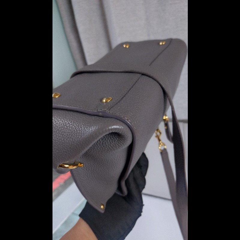 Ferragamo 金釦灰皮兩用包 Sofia-9