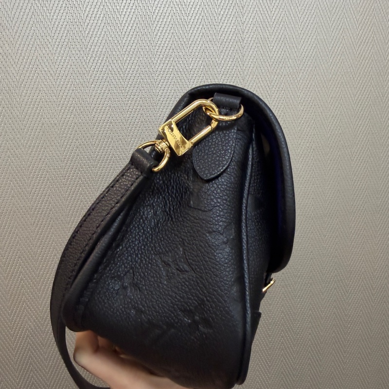 LV 黑牛皮壓紋Diane金釦手提肩斜背包M46386-4