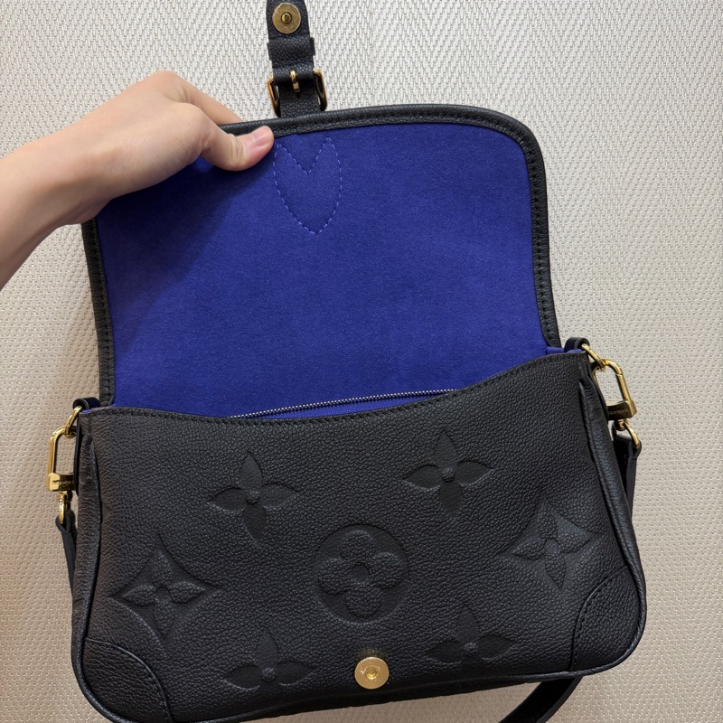 LV 黑牛皮壓紋Diane金釦手提肩斜背包M46386-11