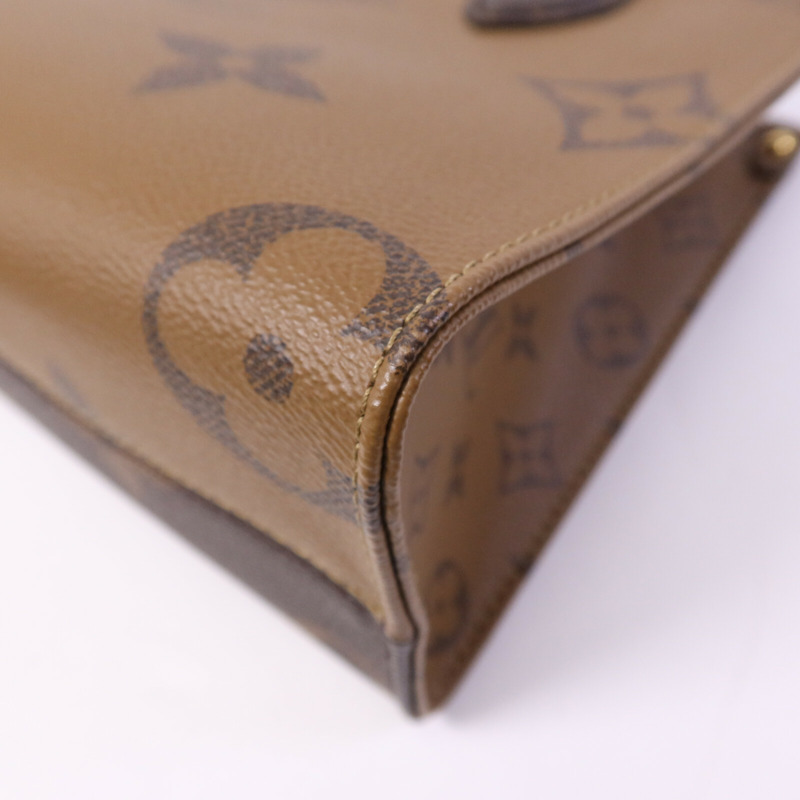 LOUIS VUITTON Monogram Giant On The Go PM金扣手挽肩背兩用袋-11
