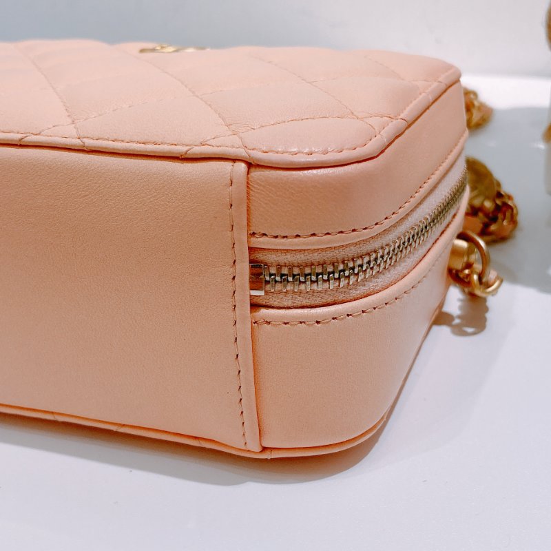 TW4751 Chanel 香奈兒小羊皮珊瑚粉金球相機包 Camera Bag With Ball Chain Lambskin Coral Pink x GHW-7