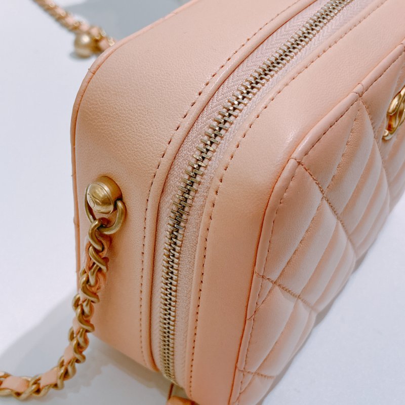 TW4751 Chanel 香奈兒小羊皮珊瑚粉金球相機包 Camera Bag With Ball Chain Lambskin Coral Pink x GHW-9