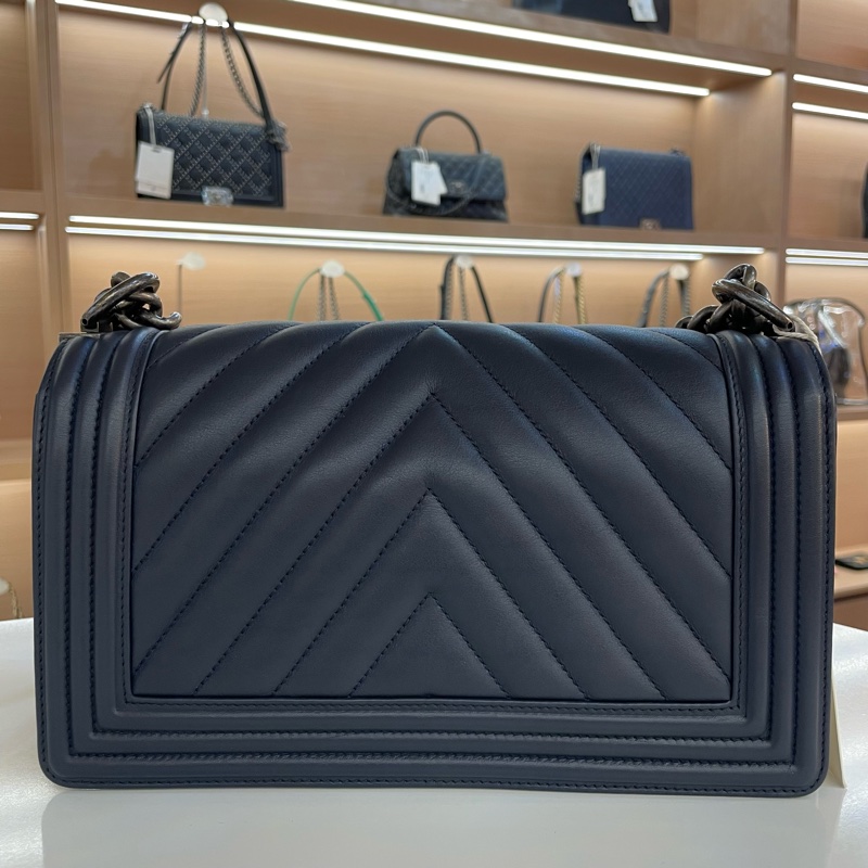 Chanel香奈儿海军蓝银扣leboy中号 V纹牛皮单肩斜挎链条包-10