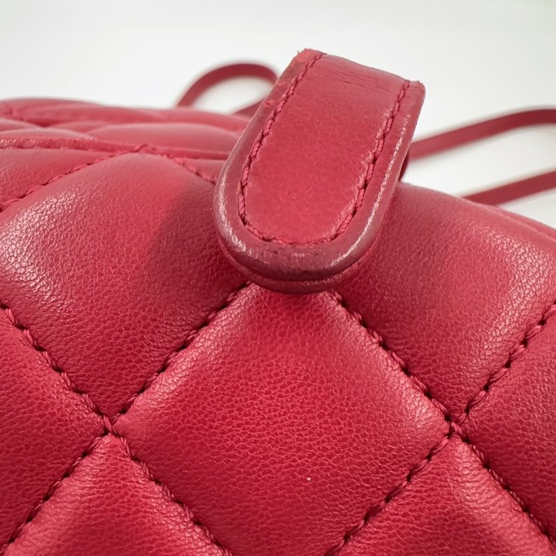 CHANEL紅色菱格紋羊皮金釦雙肩後背包-21