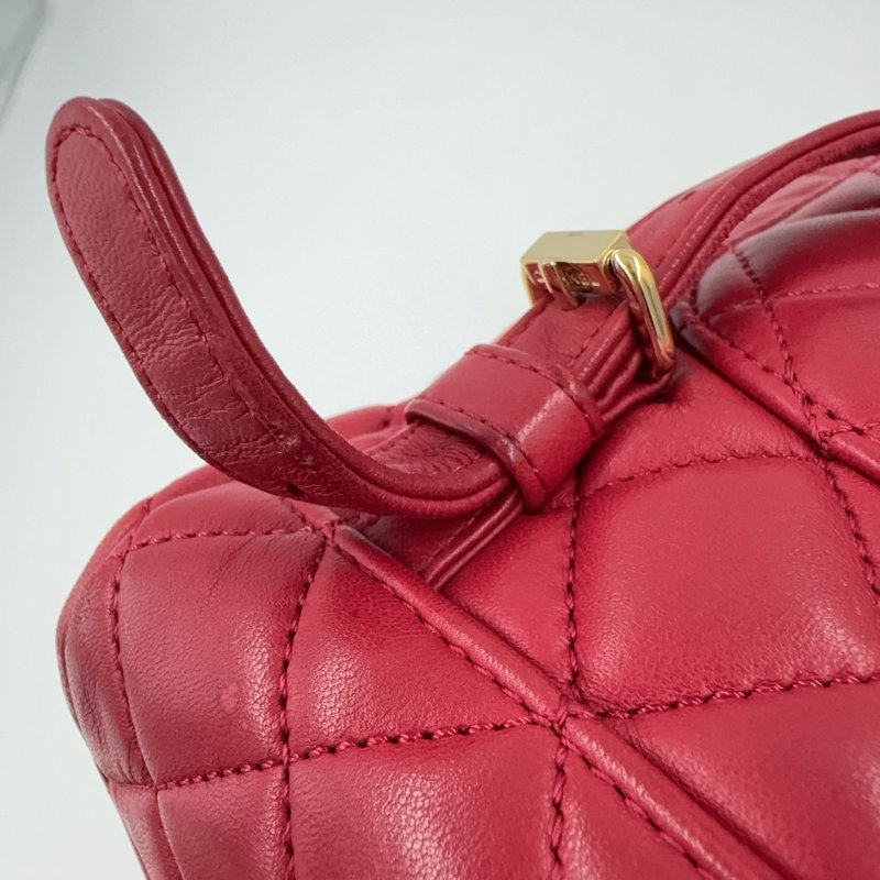 CHANEL紅色菱格紋羊皮金釦雙肩後背包-23