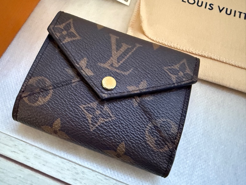 LOUIS VUITTON 老花三折短夾-1