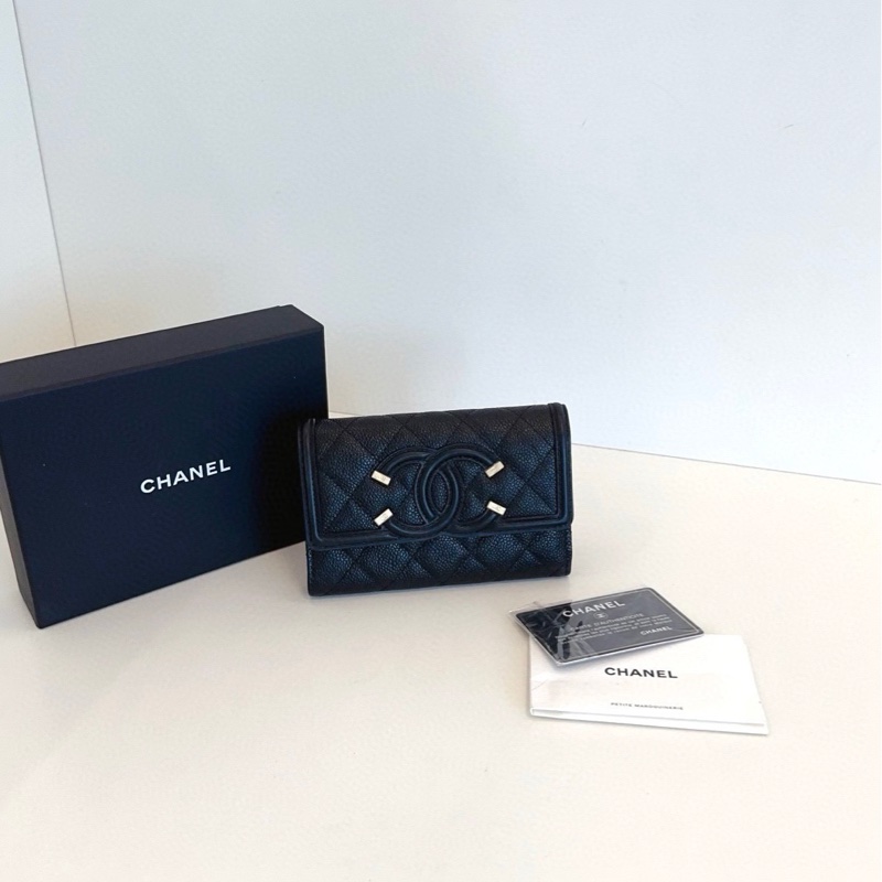 【閒置帶膜🆕】Chanel黑金魚子醬Vanity中長款三折按扣錢包-0