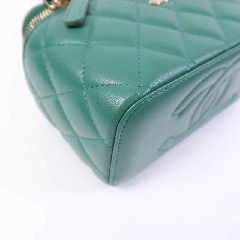 CHANEL 羊皮皮革Vanity Case金扣鏈帶肩背袋-11
