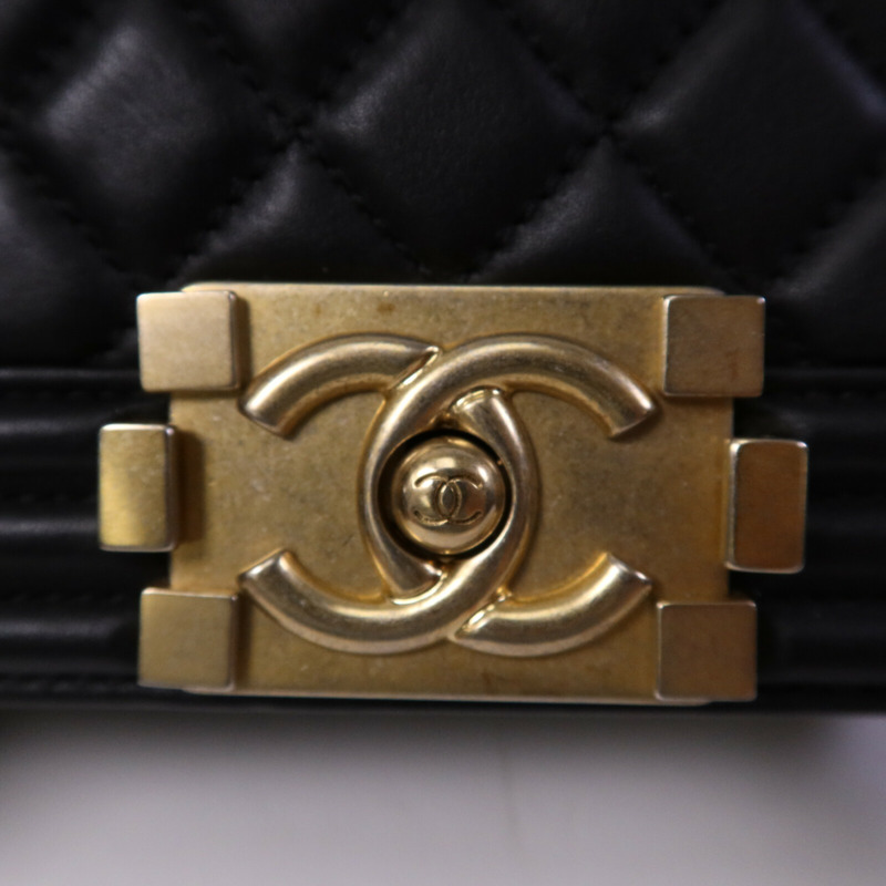 CHANEL 牛皮皮革Boy 20金扣鏈帶肩背袋-6