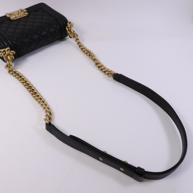 CHANEL 牛皮皮革Boy 20金扣鏈帶肩背袋-8