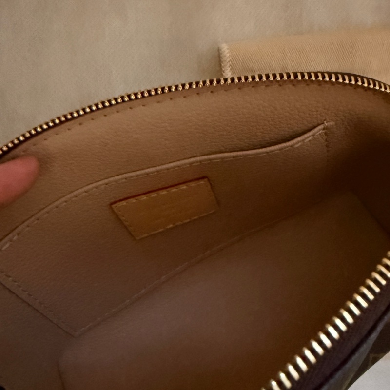 【全新】LOUIS VUITTON 經典老花化妝包PM-8