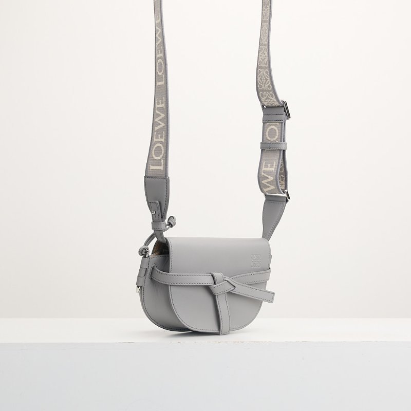 二手Loewe Gate mini 珍珠灰-1