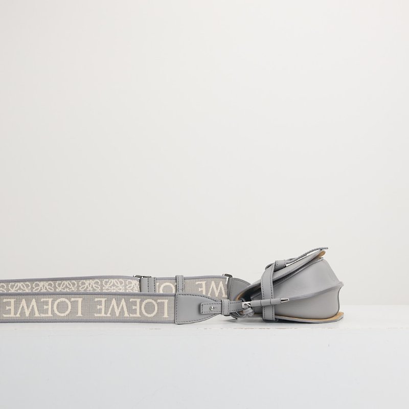 二手Loewe Gate mini 珍珠灰-3