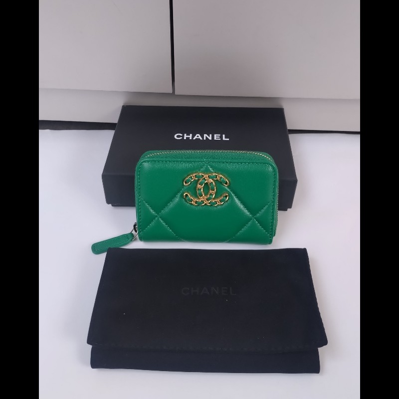 Chanel 19系列綠皮革拉鍊短夾-7