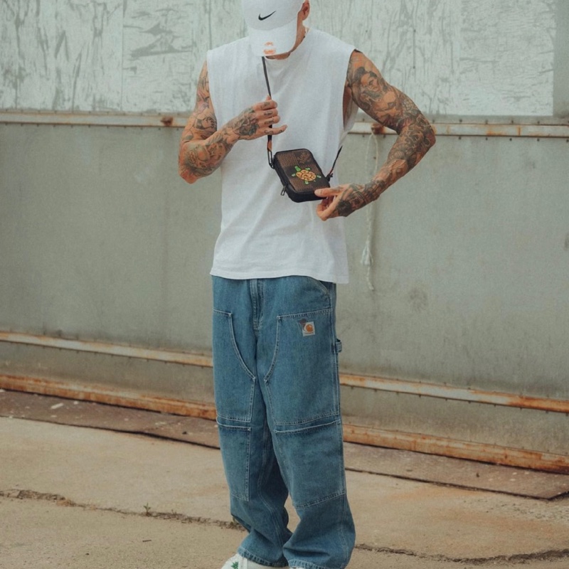 LV x NIGO 聯名限定款 經典格紋烏龜斜挎包 尺寸約長11cm 寬3.5cm 高19cm-2