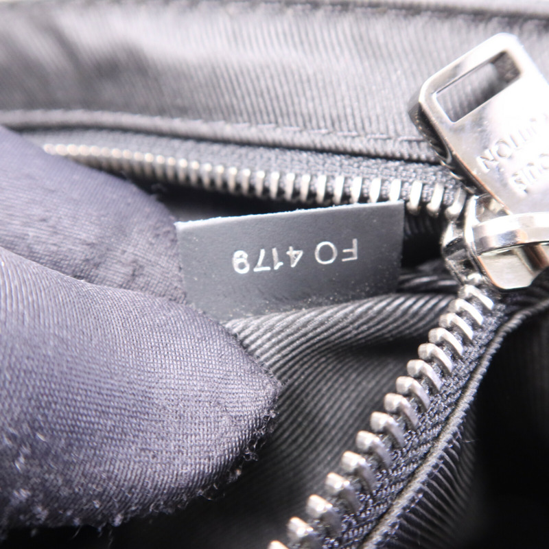 LOUIS VUITTON Monogram Eclipse Messenger PM Voyager銀扣肩背袋-7