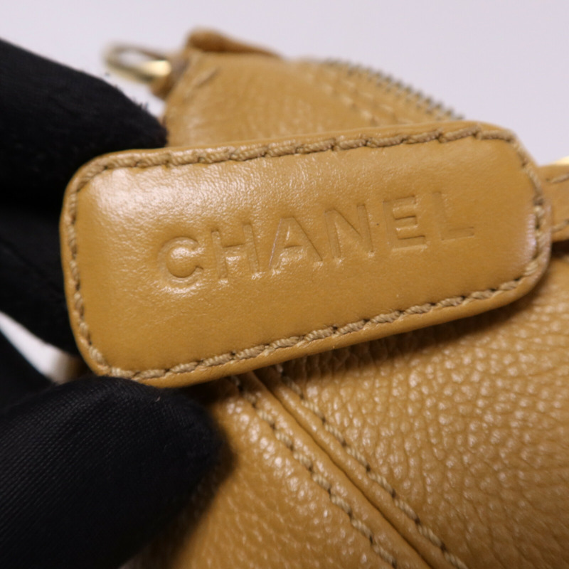 CHANEL 牛皮皮革Vintage Handbag金扣手挽袋-14