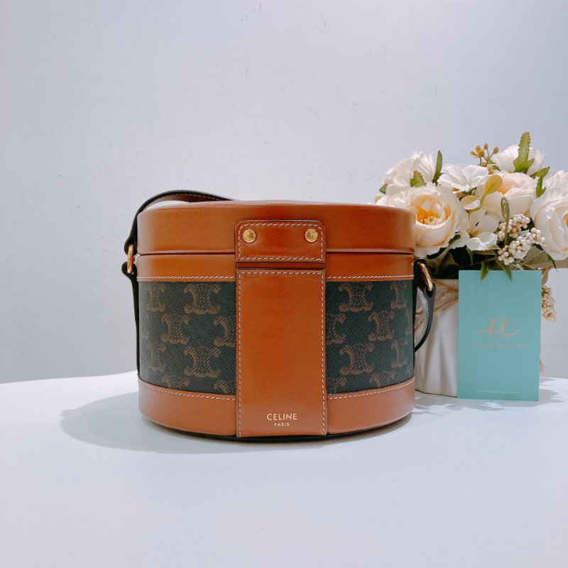 TW4754 Celine賽琳 經典印花牛皮革圓筒中號 Medium Triomphe Canvas Tambour Crossbody Bag-2