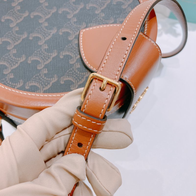 TW4754 Celine賽琳 經典印花牛皮革圓筒中號 Medium Triomphe Canvas Tambour Crossbody Bag-11