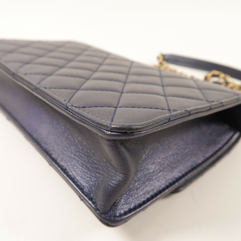 CHANEL 牛皮皮革Chain Shoulder金扣鏈帶肩背袋-12