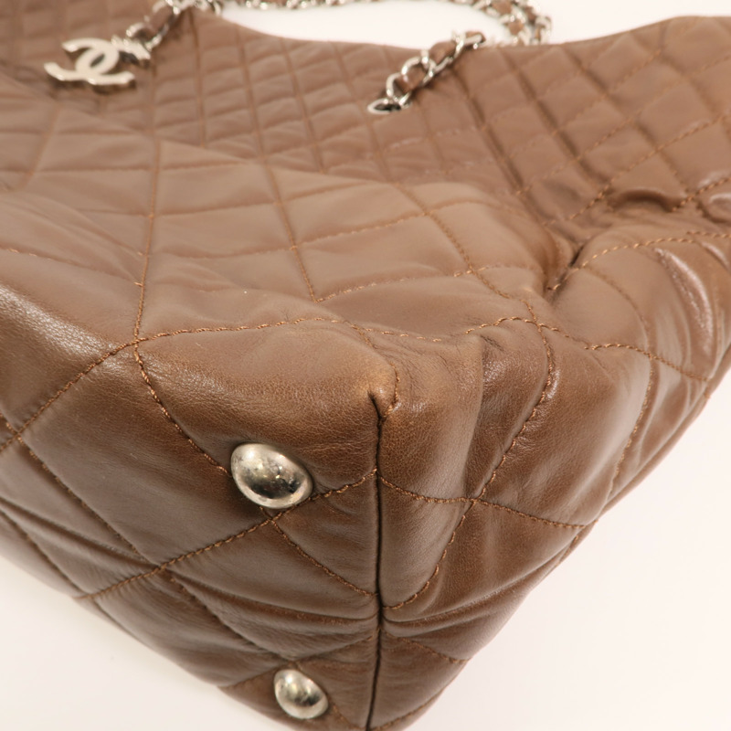 CHANEL 牛皮皮革Matelasse Chain Large銀扣鏈帶手挽袋-10