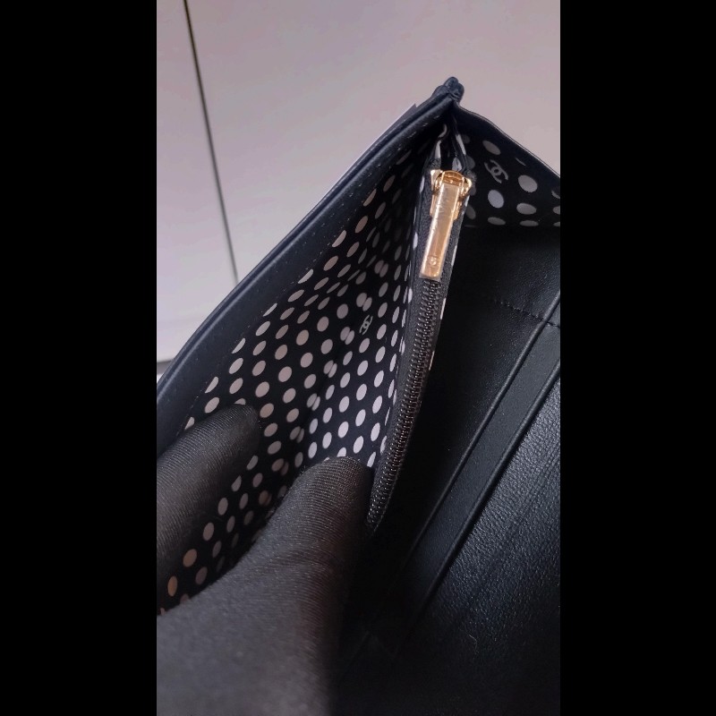 Chanel 珍珠雙C黑羊皮菱格下蓋中夾-10