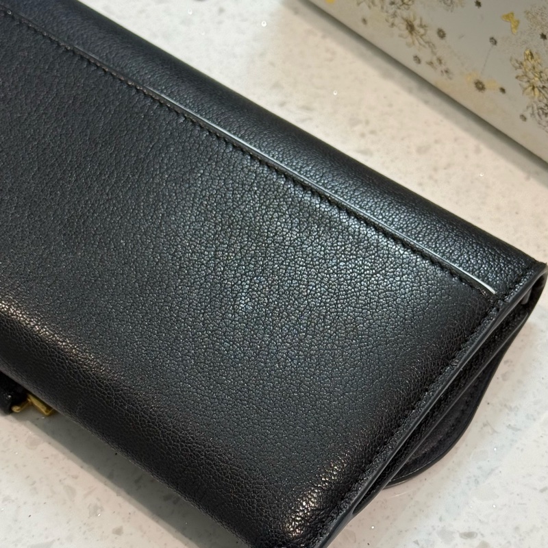 Saddle 附鏈帶長夾 黑色山羊皮 WOC-7