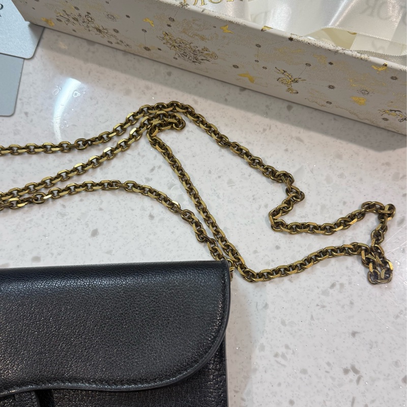 Saddle 附鏈帶長夾 黑色山羊皮 WOC-15