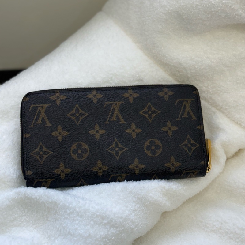 Lv經典老花拉鏈長夾-1