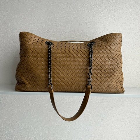 📍容量超大‼️羊皮超好摸 BV 牛奶糖色肩背包