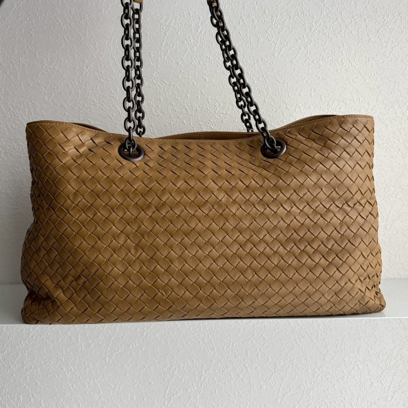 📍容量超大‼️羊皮超好摸 BV 牛奶糖色肩背包-1