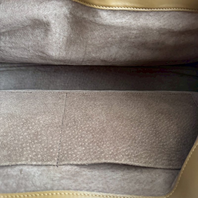 📍容量超大‼️羊皮超好摸 BV 牛奶糖色肩背包-10