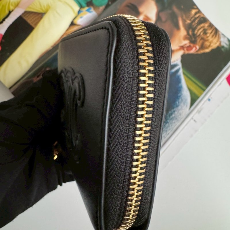 💝顏色超百搭❗全網最低 Celine 黑色亮面皮革拉鍊短夾-5