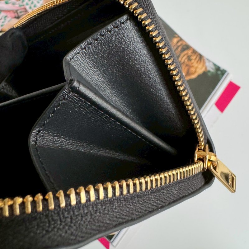 💝顏色超百搭❗全網最低 Celine 黑色亮面皮革拉鍊短夾-12