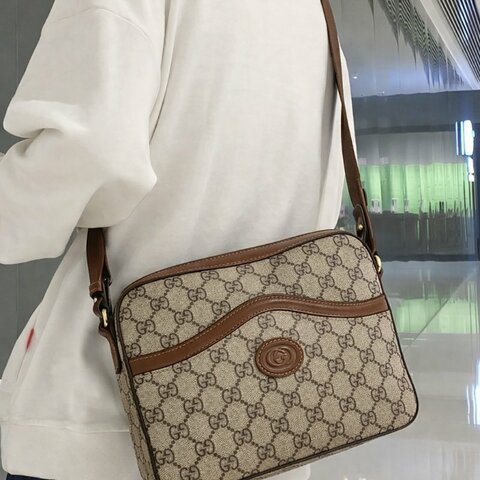 💖不買會後悔‼️超百搭 烏木色拼棕色經典花紋斜背包