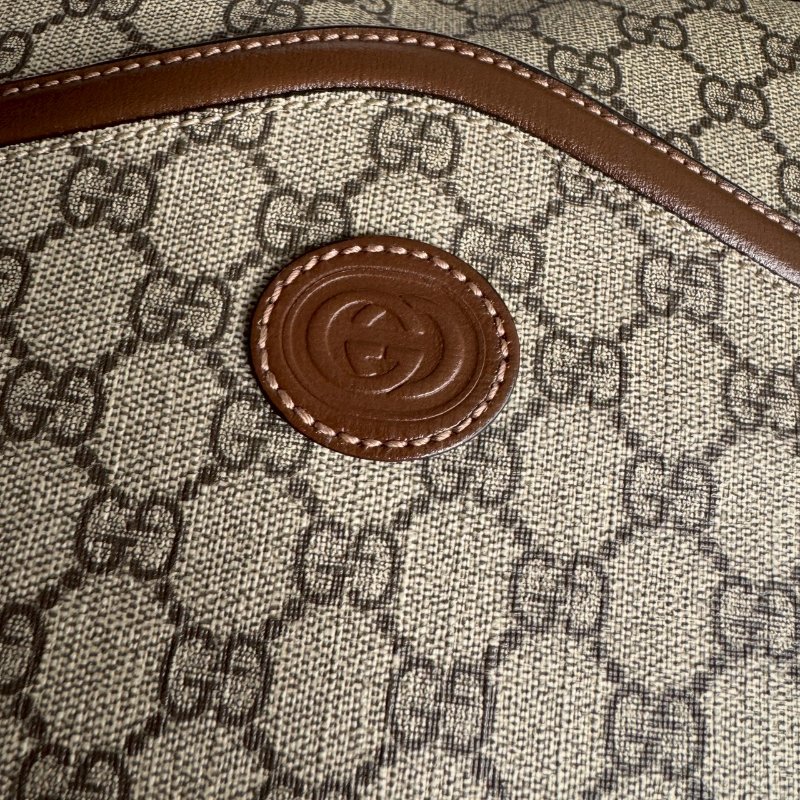 💖不買會後悔‼️超百搭 烏木色拼棕色經典花紋斜背包-2