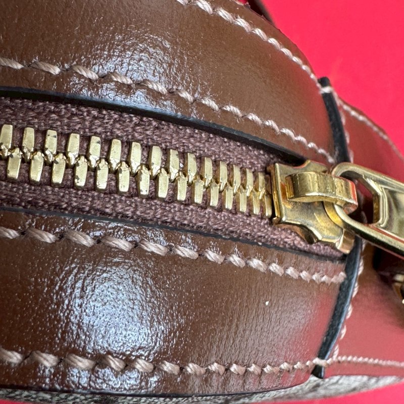 💖不買會後悔‼️超百搭 烏木色拼棕色經典花紋斜背包-10