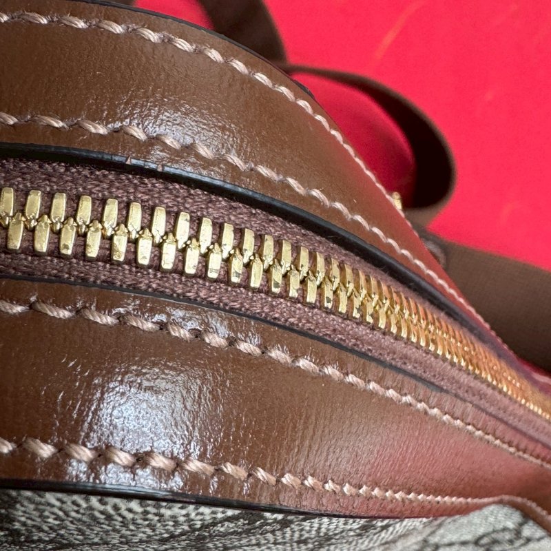 💖不買會後悔‼️超百搭 烏木色拼棕色經典花紋斜背包-11