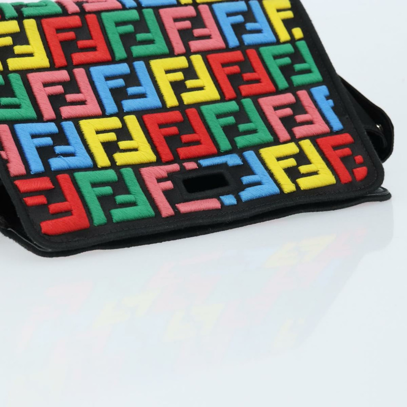 【日本直送】FENDI Zucca帆布Peek A Boo Defender單肩包 黑色銀色 正品 ARZ227V-5