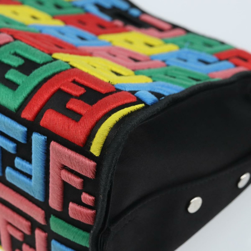 【日本直送】FENDI Zucca帆布Peek A Boo Defender單肩包 黑色銀色 正品 ARZ227V-7