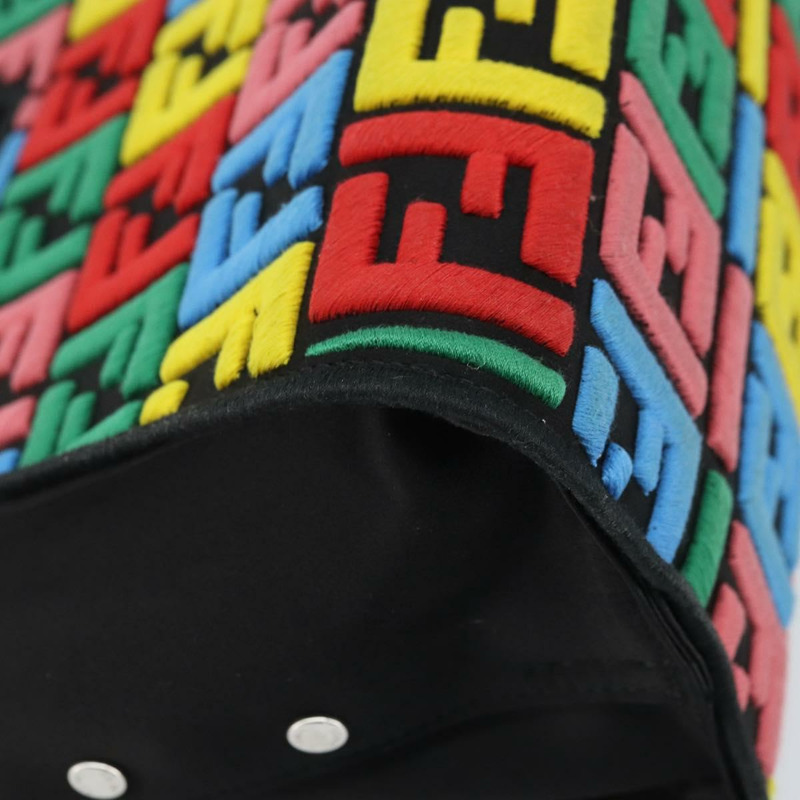 【日本直送】FENDI Zucca帆布Peek A Boo Defender單肩包 黑色銀色 正品 ARZ227V-15