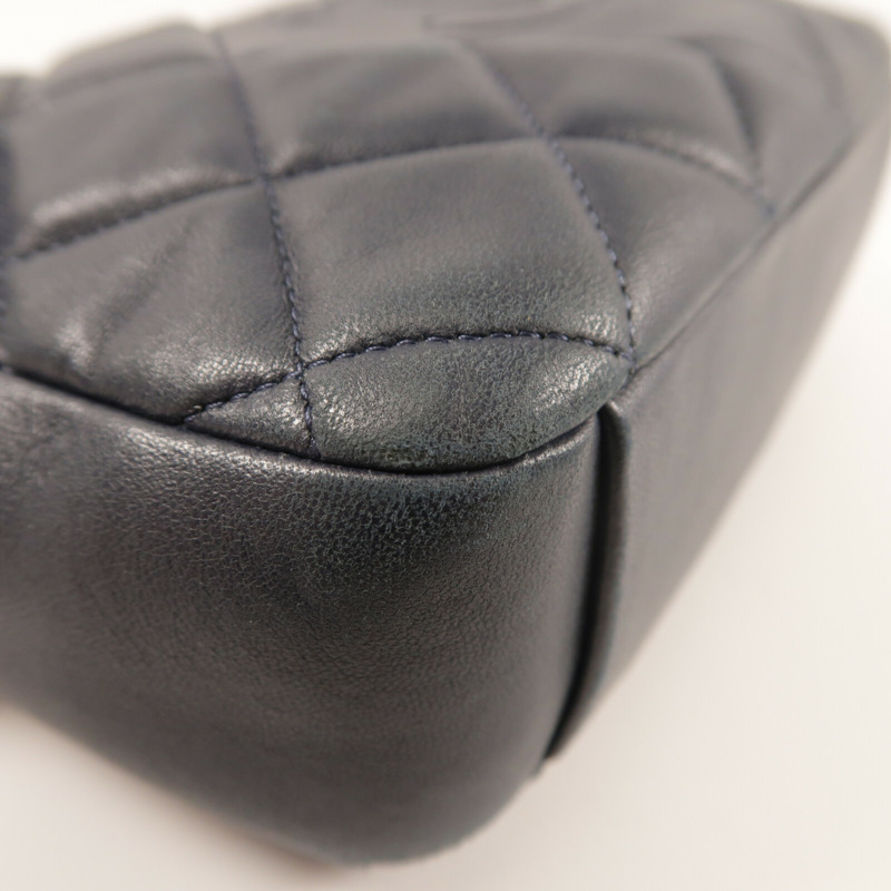 CHANEL 羊皮皮革Camera Bag金扣鏈帶肩背袋-9
