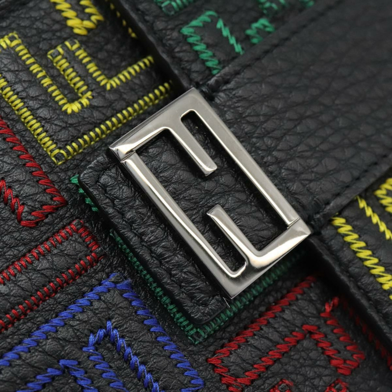 【日本直送】FENDI Zucca 帆布智慧型手機袋黑色正品 110673V-18