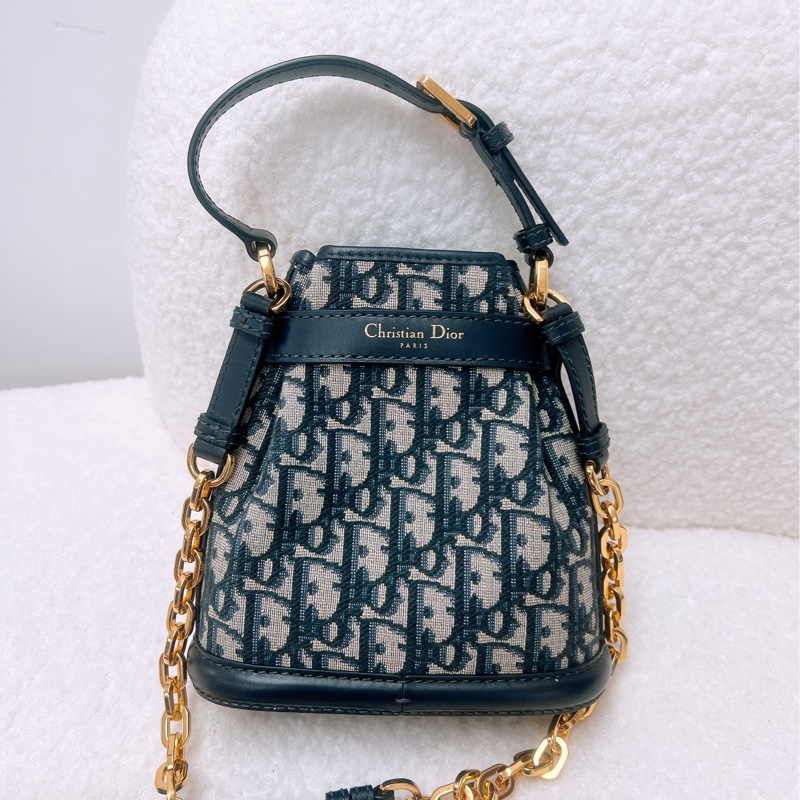 Dior c’est dior 藍色老花小號水桶斜挎包-1