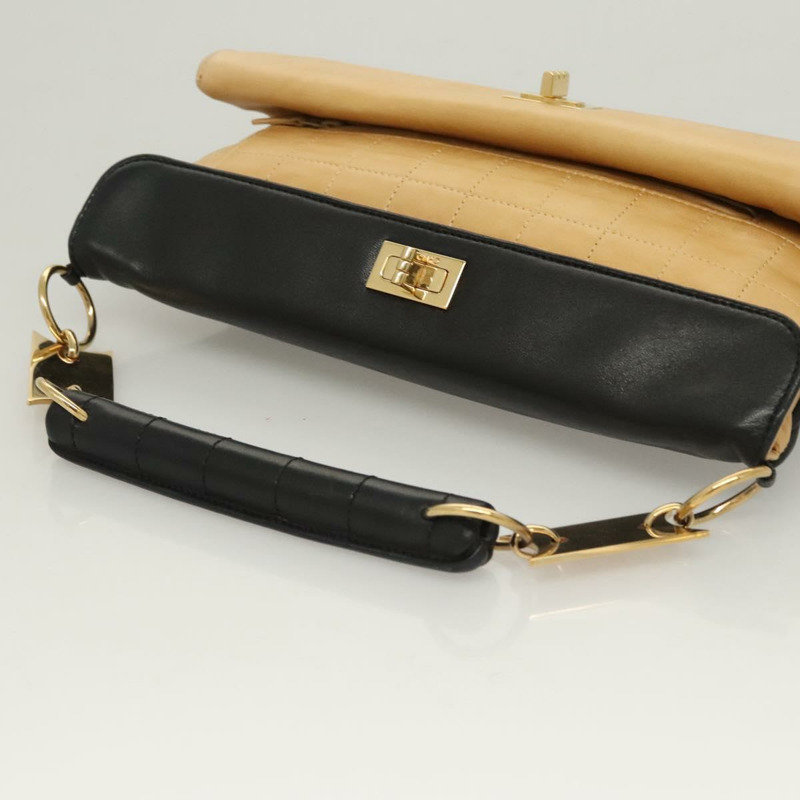 【日本直送】香奈兒 Choco Bar 手提包，羊皮，米色/黑色，CC 標誌，貨號 123516V-5