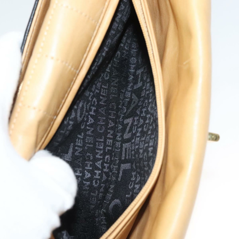 【日本直送】香奈兒 Choco Bar 手提包，羊皮，米色/黑色，CC 標誌，貨號 123516V-24