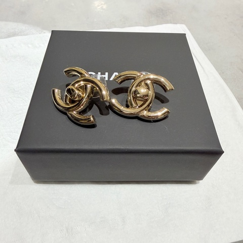 Chanel書包扣耳環