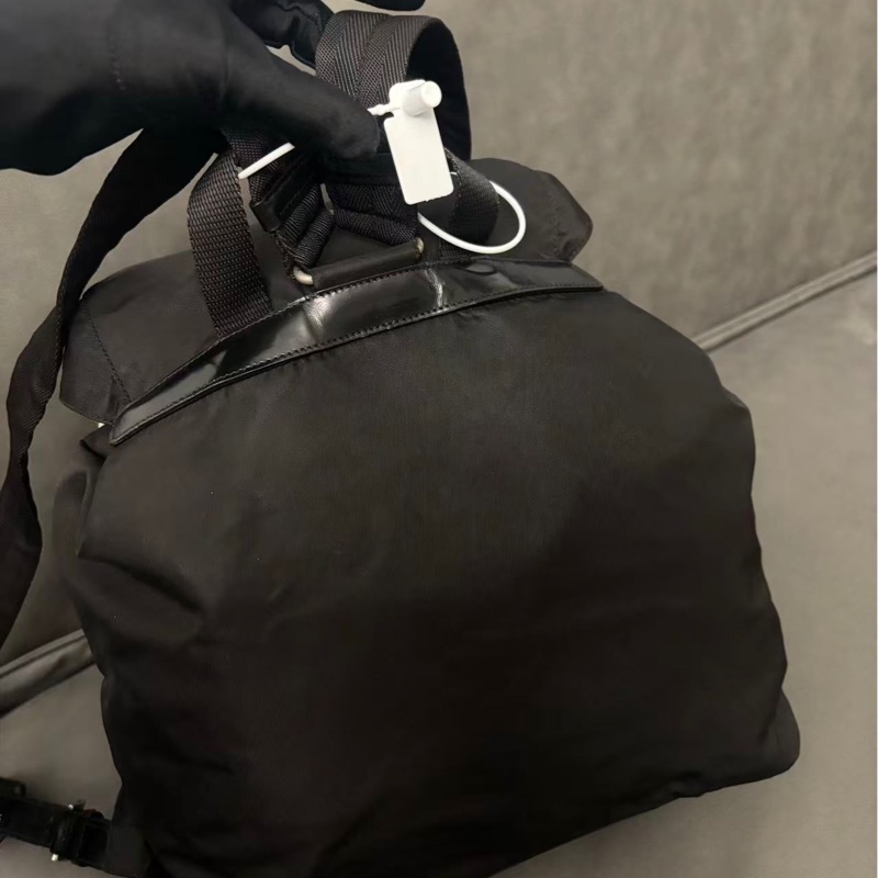 Prada黑銀雙肩包30cm-1