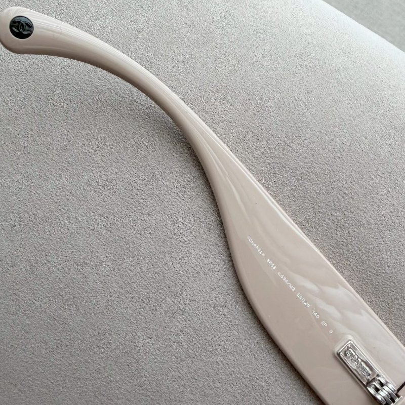 chanel 奶棕色奶茶色拚黑色太陽眼鏡 6056 全新全配-8